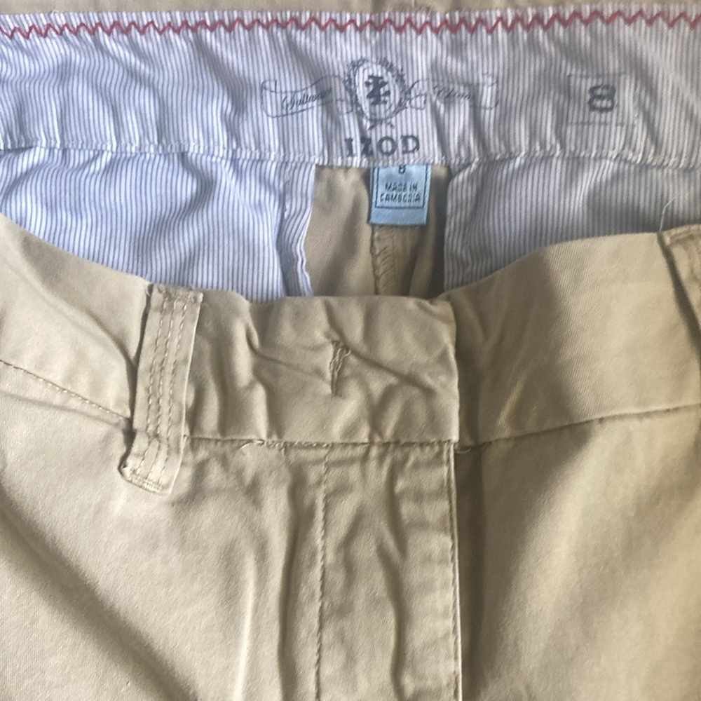 💫IZOD Men's Tan classic Flat Front Shorts - Picture 2 of 6